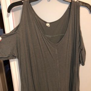 🔜GORGEOUS OFF THE SHOULDER TOP🔚